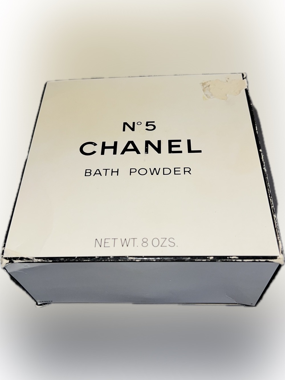 Vintage New CHANEL N°5 Bath Powder Iconic Fragrance 8 Oz.  227g - Picture 7 of 8